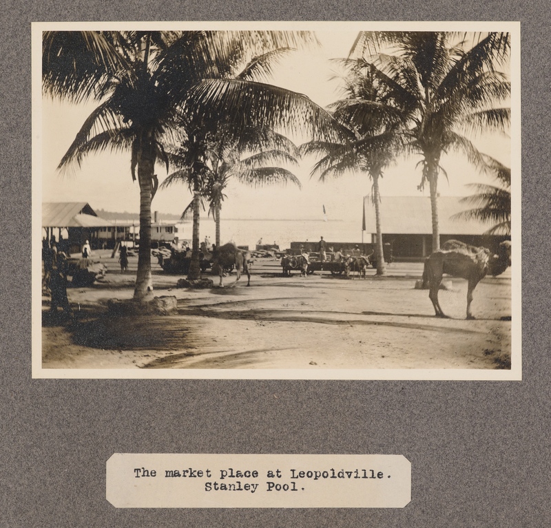 The market place at Leopoldville. Stanley Pool